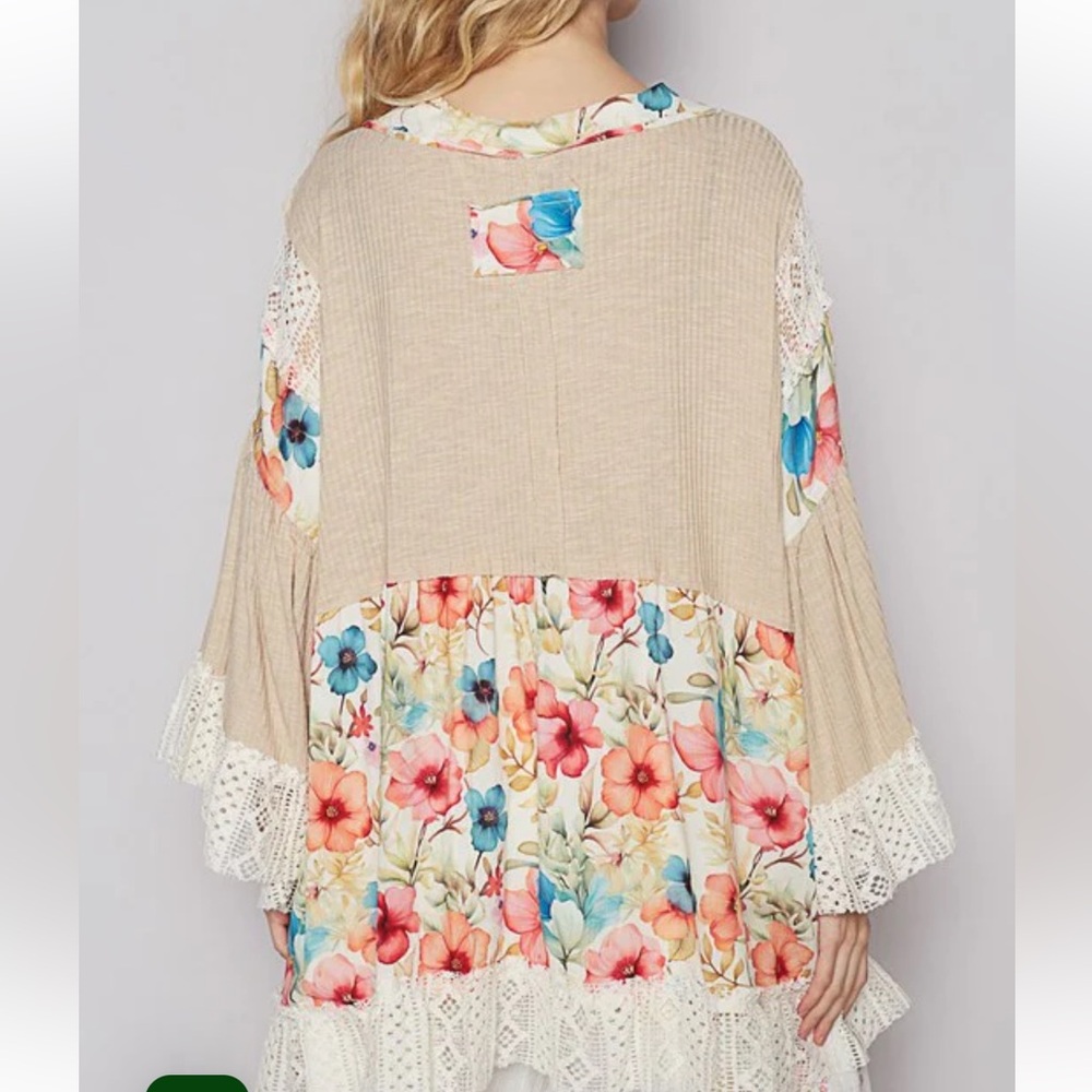 Summer Clearout POL. Floral Crochet Detail Open Front Cardigan - Picture 3 of 3